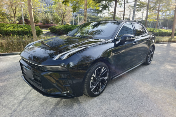 2025 Lynk & Co 03 1.5T Pro