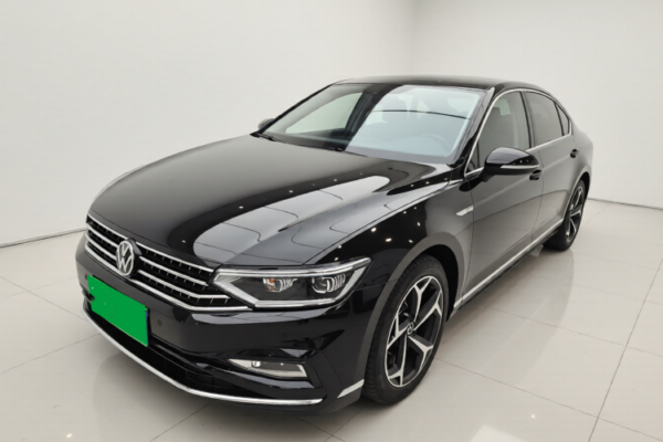 Volkswagen Magotan 2025 Model Facelift II Zhongxiang 330TSI DSG