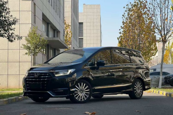 Honda Elgrand 2022 Model 2.0L Hybrid Electric Vehicle Luxury Edition