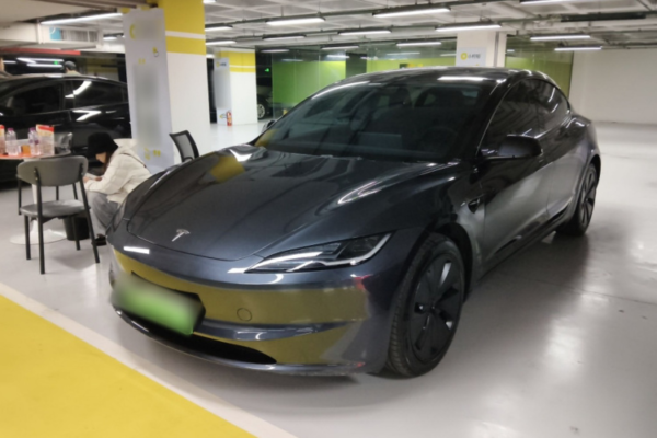 Tesla Model 3 2025 RWD