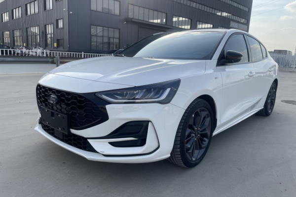 Ford Focus 2022 Sedan EcoBoost 180 Auto ST Line